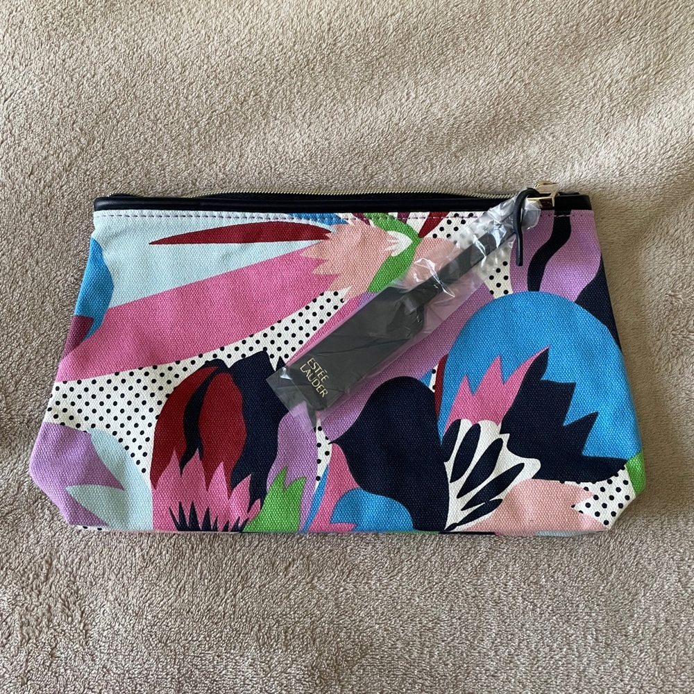 NWT - Estée Lauder Makeup Bag